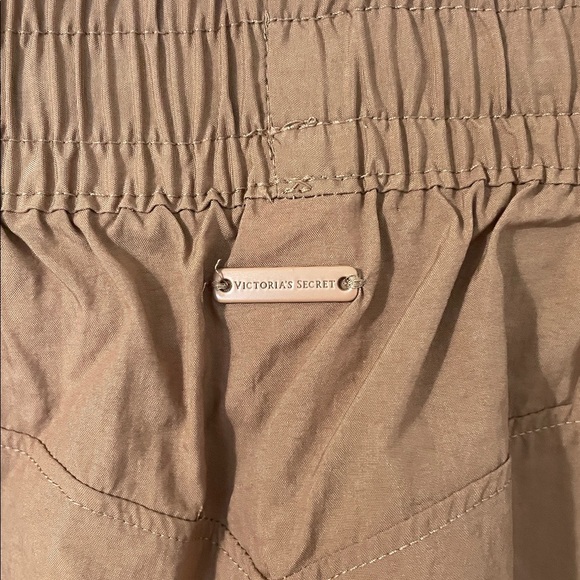 NWOT Victoria Secret Parachute Weekend Jogger Sz Small Caramel Lightweight Nylon - Picture 12 of 15